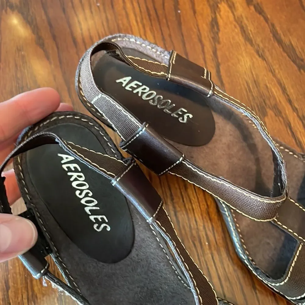 Aerosoles Loomy Tunes brown fabric T-Strap heeled comfort sandals